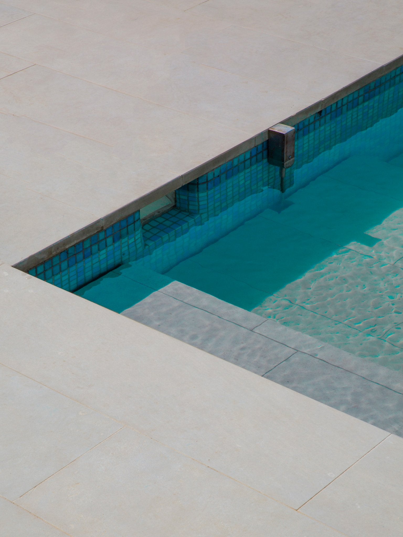 687a236960f46d5a98dff52b_liquid-geometry_1753777614950.jpg