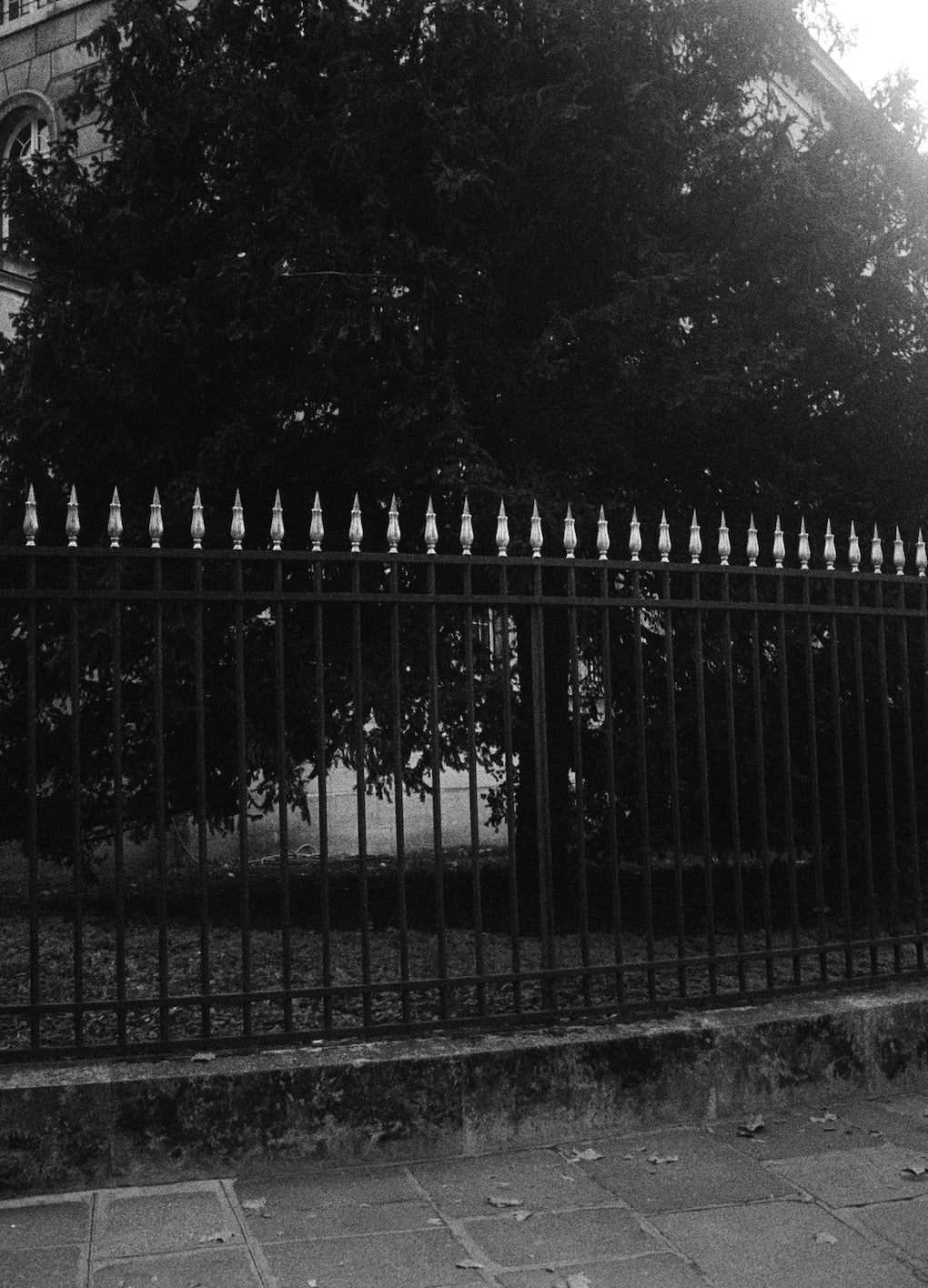 Un 3 - Paris, in Black and White