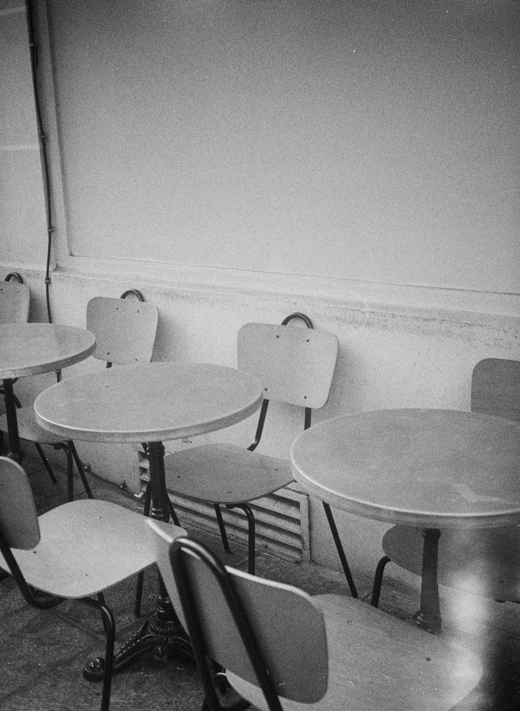 Un 4 (Chairs) - Paris, in Black and White
